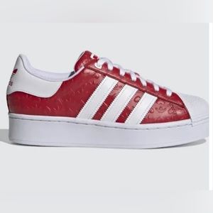 ❤️ ADIDAS RED SUPERSTAR |HEART EMBOSSED SNEAKERS | SIZE 8❤️